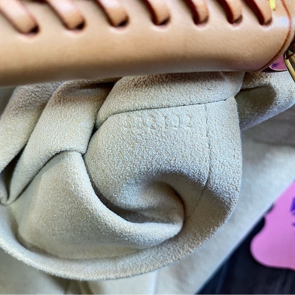 Louis Vuitton Artsy MM Damier Azur - Picture 10 of 16